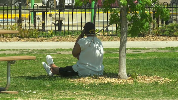 Heat warning forcing Winnipeggers to seek relief from Mother Nature