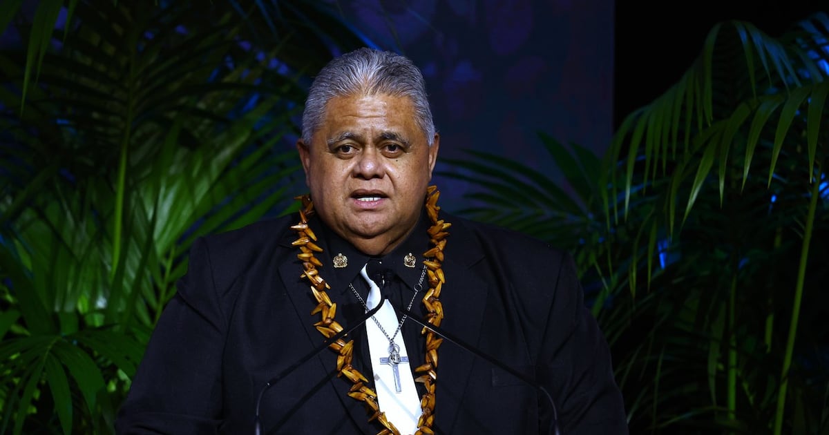 Samoas Premierminister entschuldigt sich für Nazi-Geste und „Heil ...