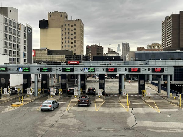 Survey suggests fewer Canadians travelling to U.S., but Windsor tunnel traffic holding steady