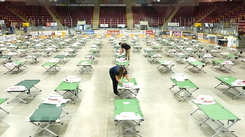 Empty shelter stands ready as wildfires rage in northern Ontario