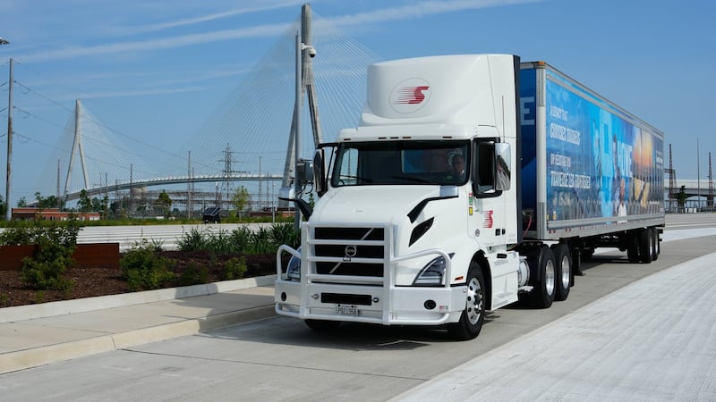 Gordie Howe bridge means smoother transport, but not lower consumer prices: truckers