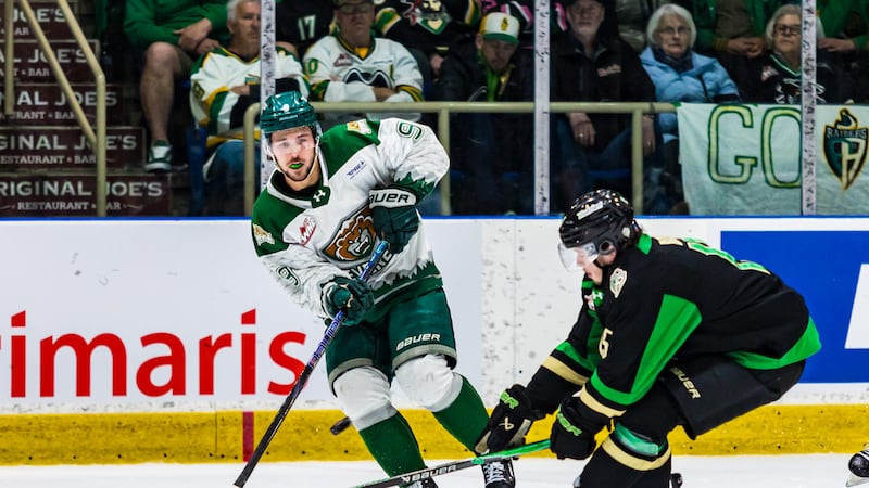 Raiders on the ropes after losing chaotic Game 4 of WHL Final