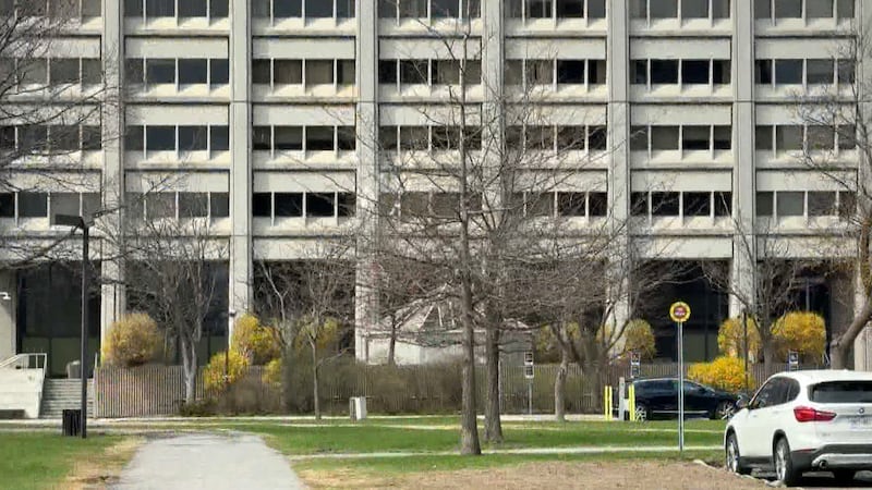 Here’s how many federal employees have applied for early retirement packages
