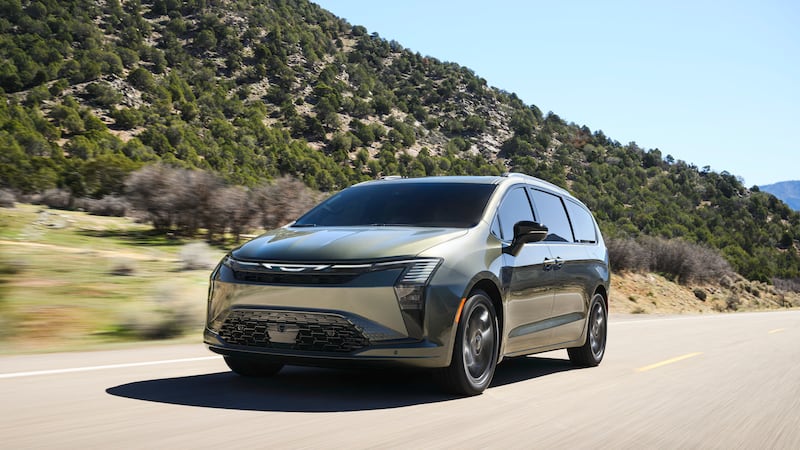 Windsor‑built 2027 Chrysler Pacifica gets major price reduction in Canada