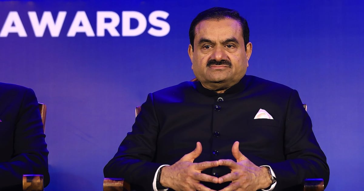 अमेरिकी अभियोजकों ने अरबपति भारतीय व्यवसायी गौतम अडानी के खिलाफ धोखाधड़ी के आरोप हटा दिए