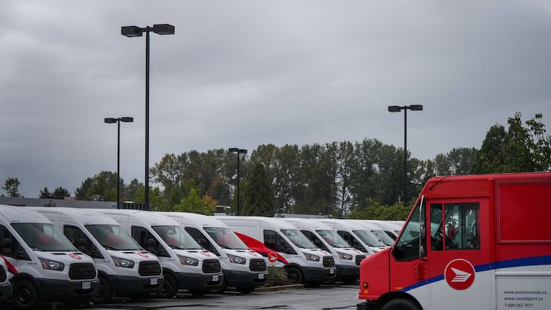 Canada Post workers set to find out if they have a new tentative deal