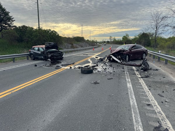 Three-vehicle crash in Port Perry, Ont., sends 2 people to hospital
