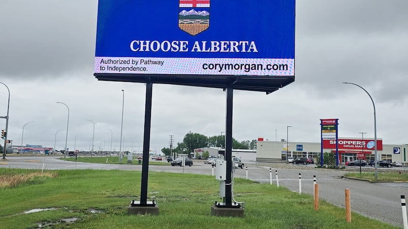 Pro-separation billboard still up after removal deadline from Alberta town passes