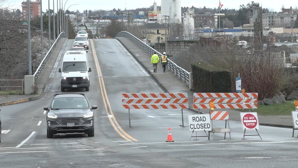 Eastbound lane of Victoria’s Bay Street Bridge now closed for 4-month remediation project