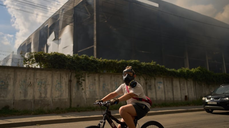 Russia resumes strikes on Kyiv after three-day halt