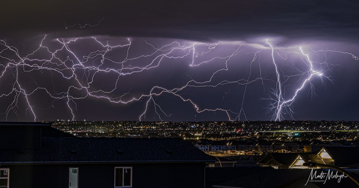 Hot weather coming to Calgary to round out work week