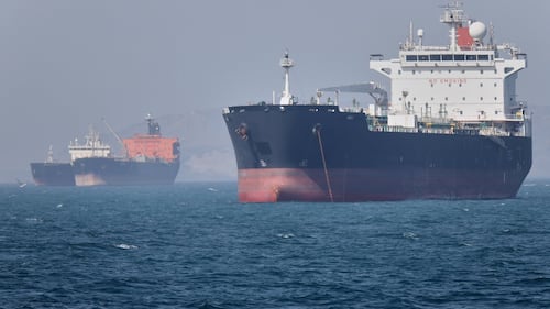 Oil tumbles nearly 7% as U.S. and Iran seen moving closer to deal