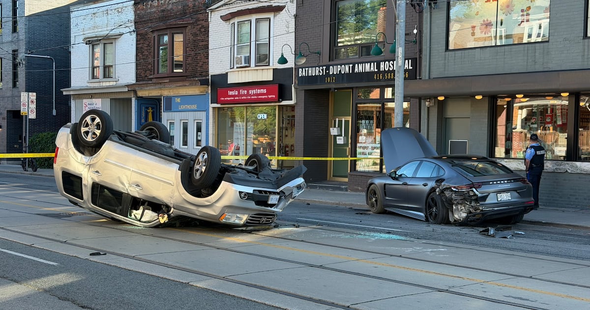 1 person hurt in collision in Toronto's Annex area