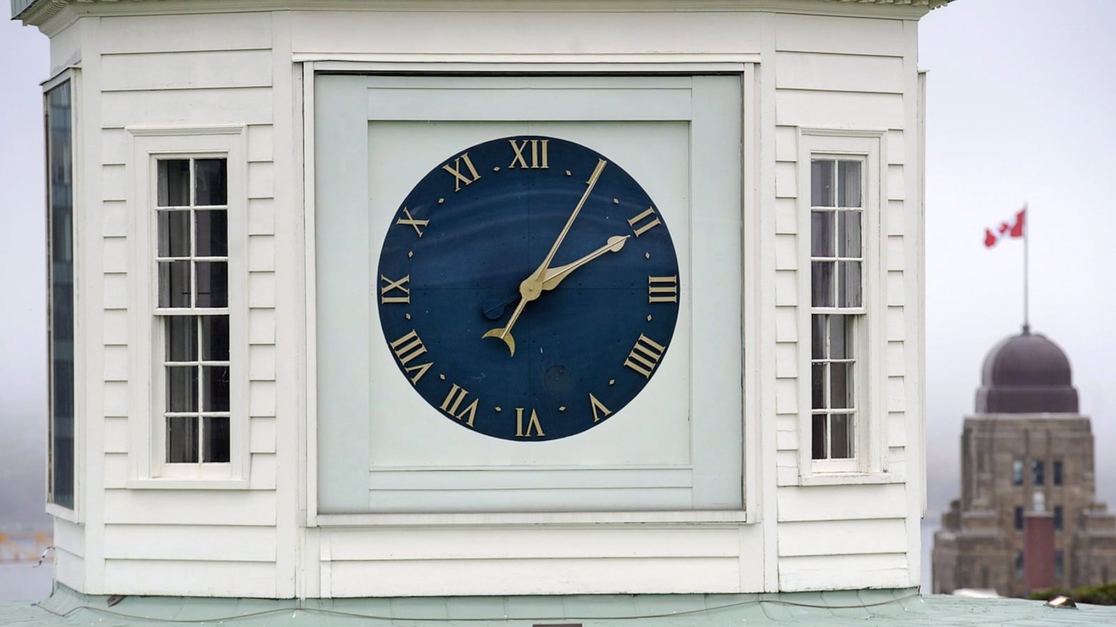 Canadians tasked with changing country’s famous clocks