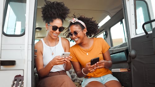 Smart ways to stay connected while travelling outside Canada