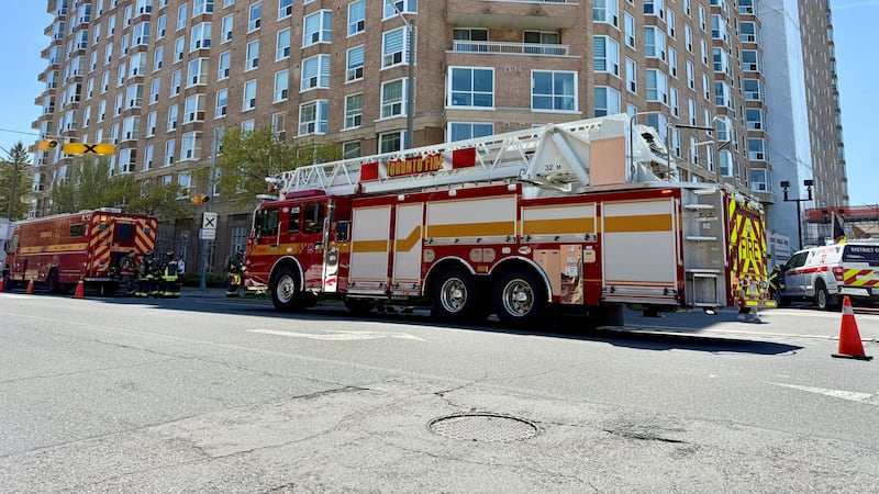 Fire breaks out at same Thorncliffe Park building where residents were displaced for months last year