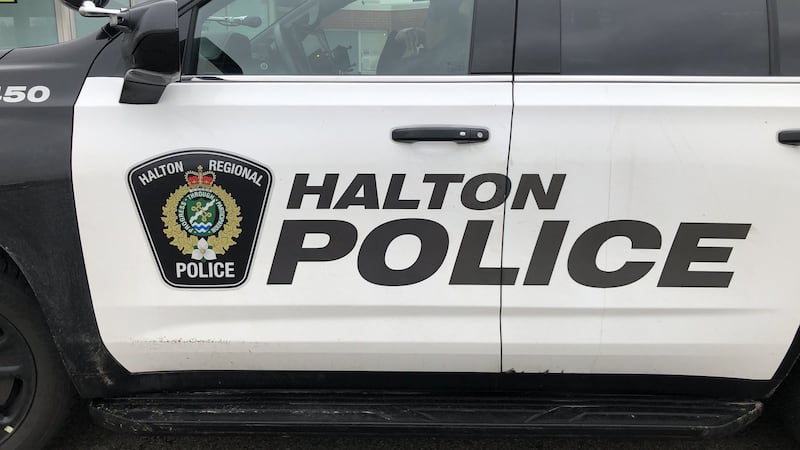 Bomb threat directed at 9 Oakville and Burlington schools as police search buildings