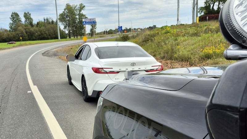 Ottawa driver charged with distracted driving for 3rd time in 18 months: OPP