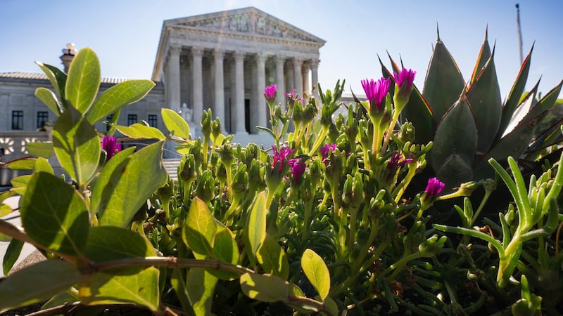 Trump administration asks U.S. Supreme Court to allow quick third-country deportations to continue