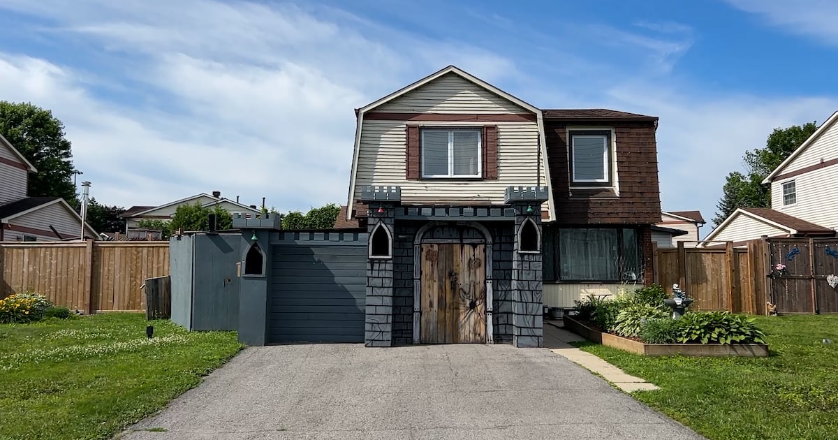 Council directs staff to work with family to address concerns about popular Ottawa Halloween house