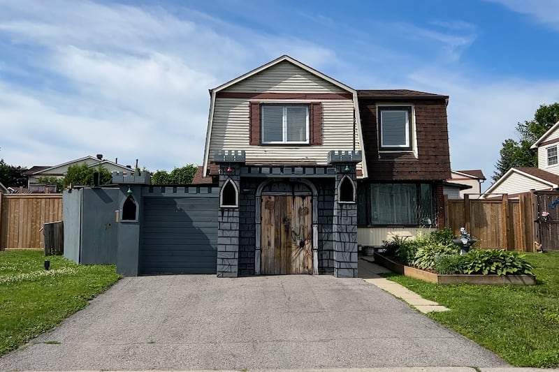 ‘It’s a shame’: Neighbour’s complaint might shut down popular Ottawa Halloween house
