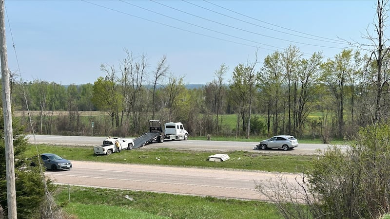 Driver airlifted after Highway 400 crash north of Barrie