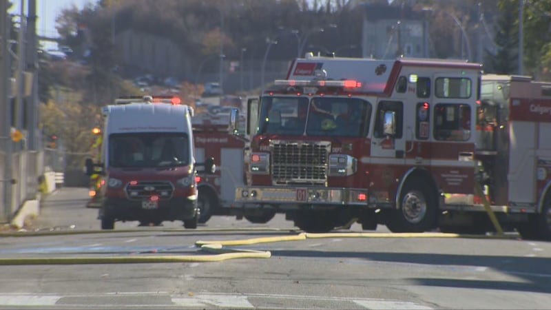 Gas leak shuts down part of Macleod Trail Thursday afternoon