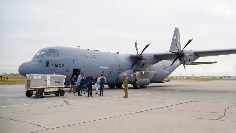 Feds announce sale of retired military planes to B.C. firefighting company