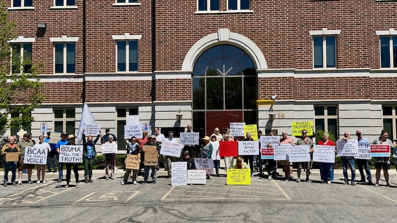 Brantford-Brant residents rally outside MPP’s office over proposed airport land transfer