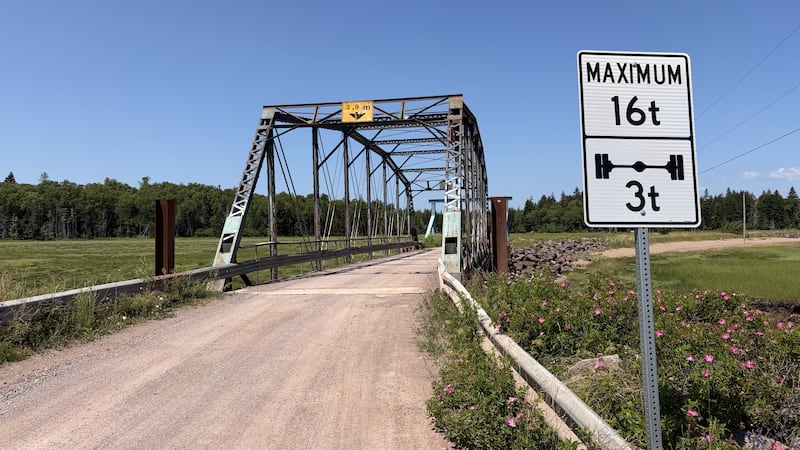 Residents concerned as weight load lowered on New Brunswick bridge