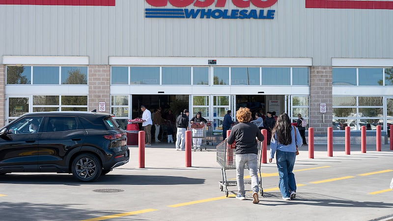 Brand of shampoo and conditioner sold at Costco in Ontario, Quebec recalled over microbial levels