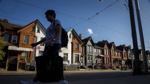 Low net worth takes a toll on the health of seniors, Quebec report finds