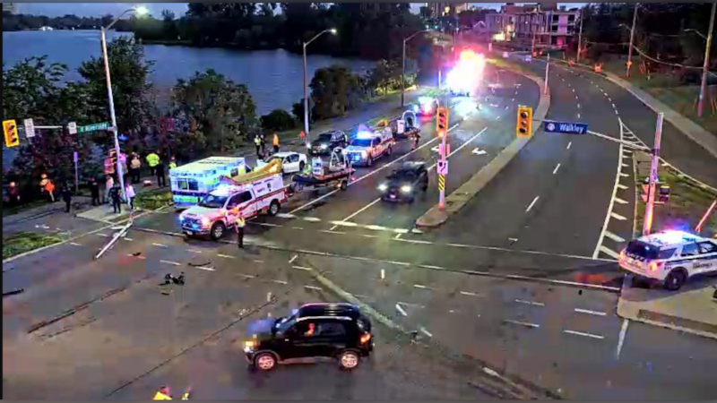 ‘He cannot swim’: Bystanders helped bring vehicle’s passengers to shore after Mooney’s Bay crash