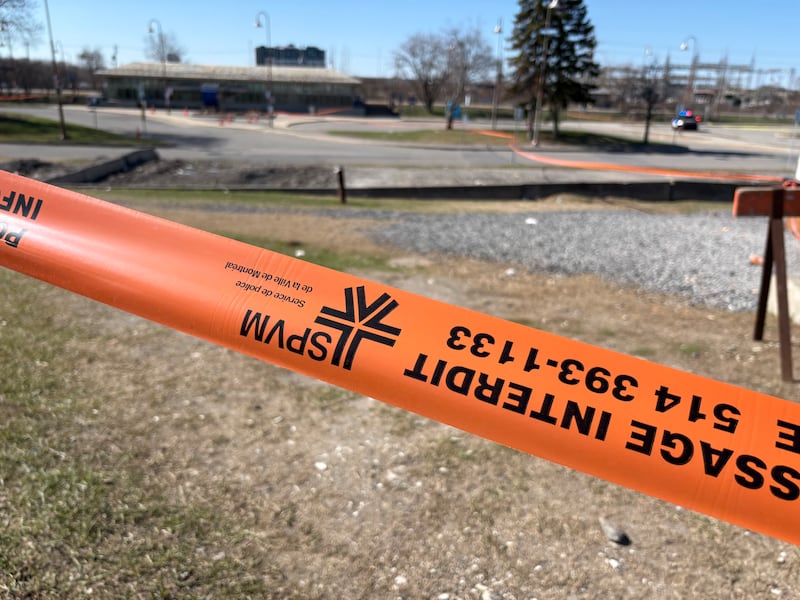 Dorval terminus blocked after 2 men stabbed nearby