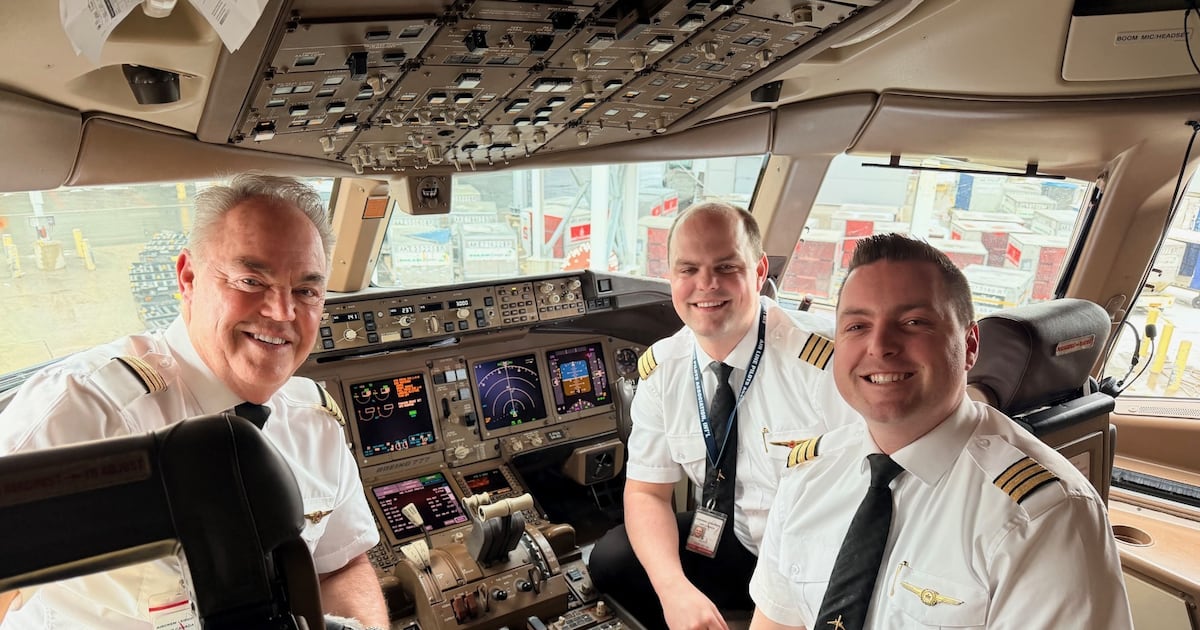 βBittersweet:β Air Canada pilot joined by co-pilot sons for special retirement flight - CTV News