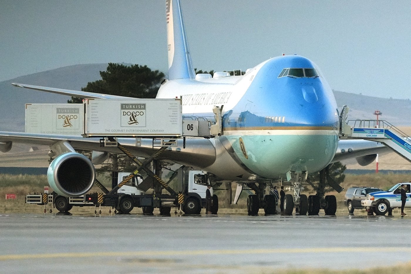 Trump used elaborate ruse to fly out of Turkiye following summit because of Iran threat, report says