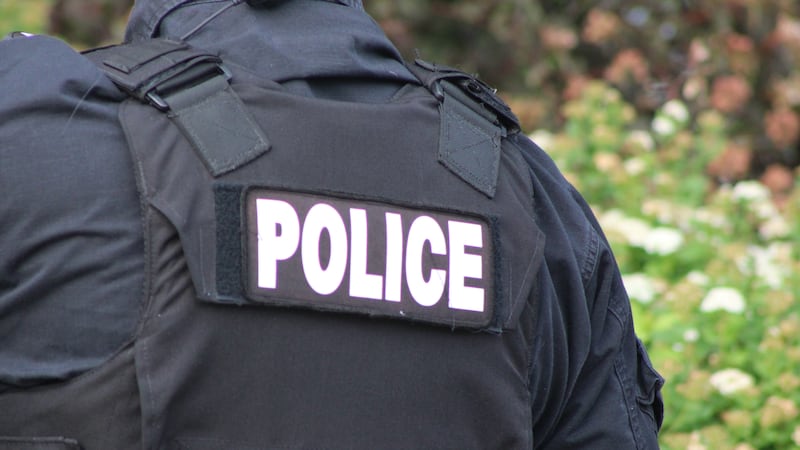 Saskatoon police searching for suspect after Pleasant Hill stabbing