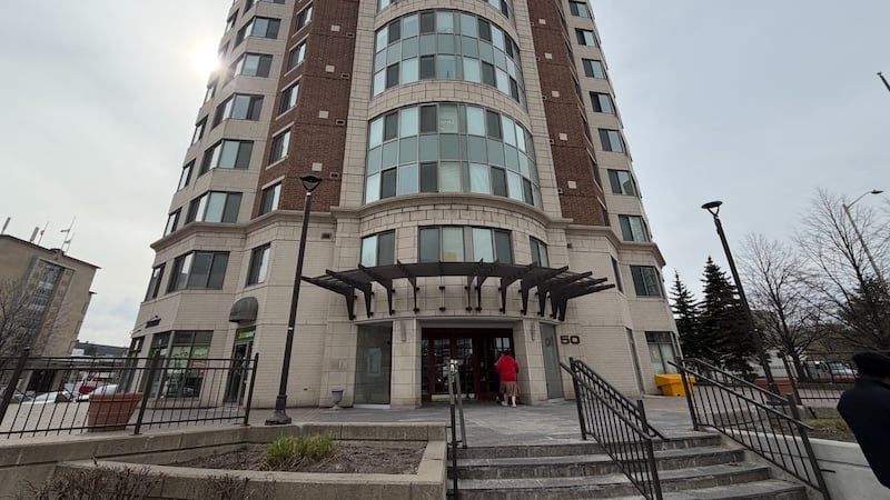 Young boy dies after fall from Sandy Hill apartment building, Ottawa police say