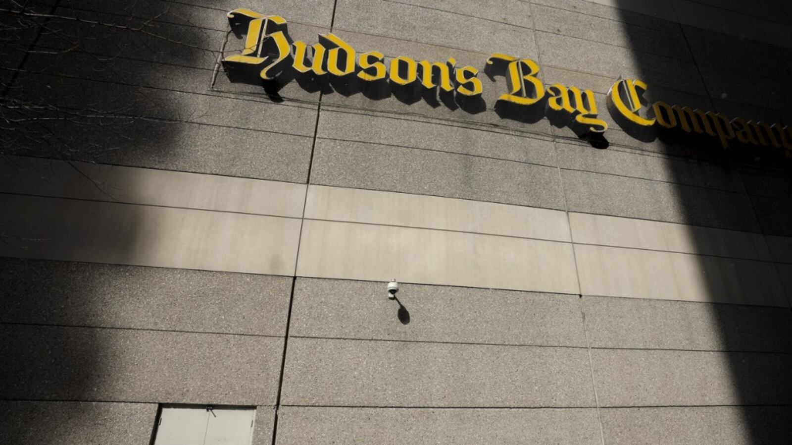 Model Back Hudson's Bay brings back outlet model with new Scarborough store