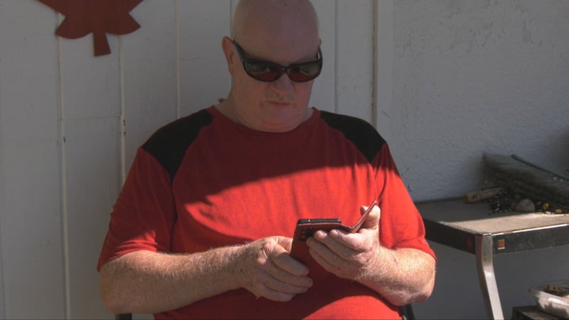 Saskatoon resident warns others of scam involving cellphone deals and upgrades