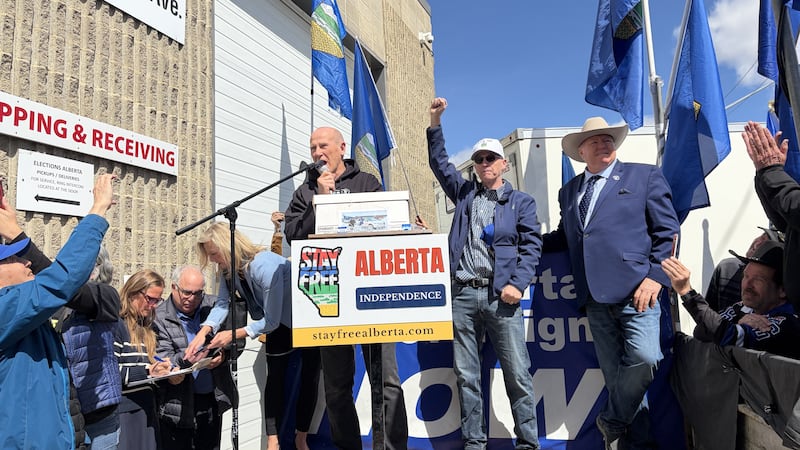 Alberta separatists submit thousands of signatures on referendum petition