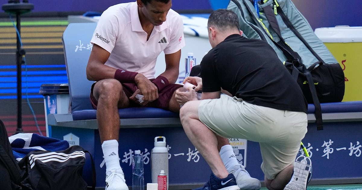 Canada's Auger-Aliassime retires with knee injury at Shanghai Masters