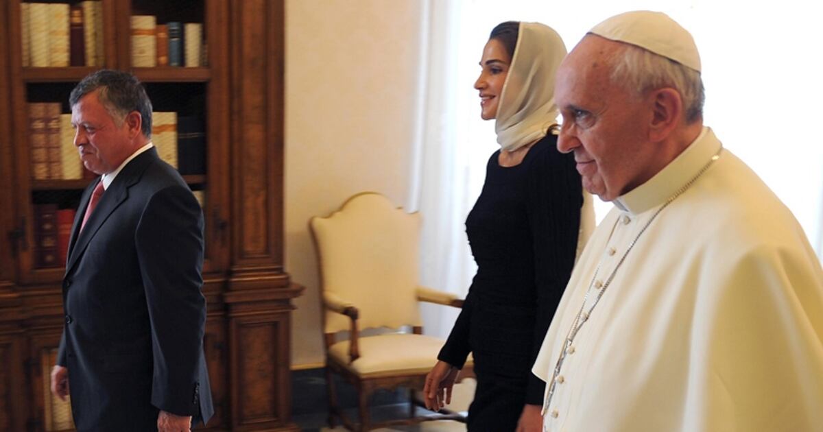 Strife Dialog Pope says only dialogue, negotiations can end Syria's strife