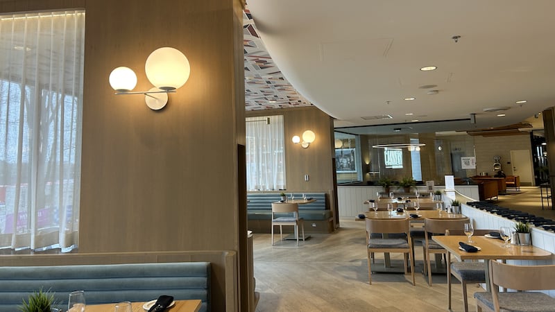 Would you eat at a restaurant that bans cellphones?