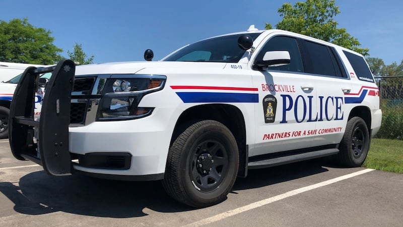 Youth arrested after swinging machete at Brockville skate park
