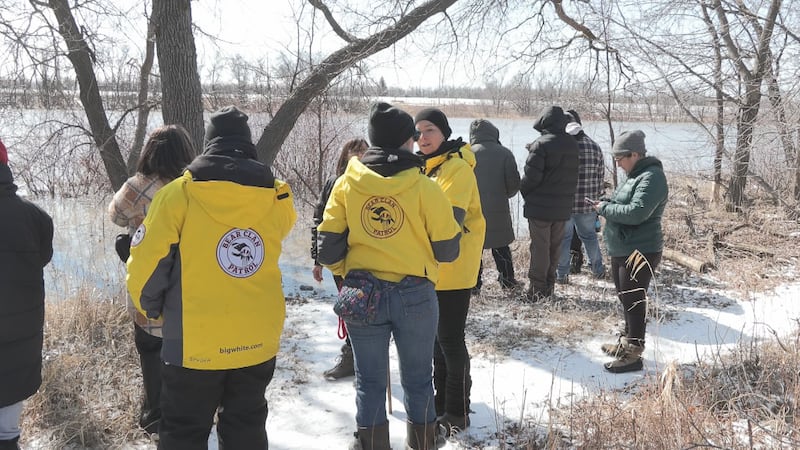 Community search for missing 30-year-old at Kings Park