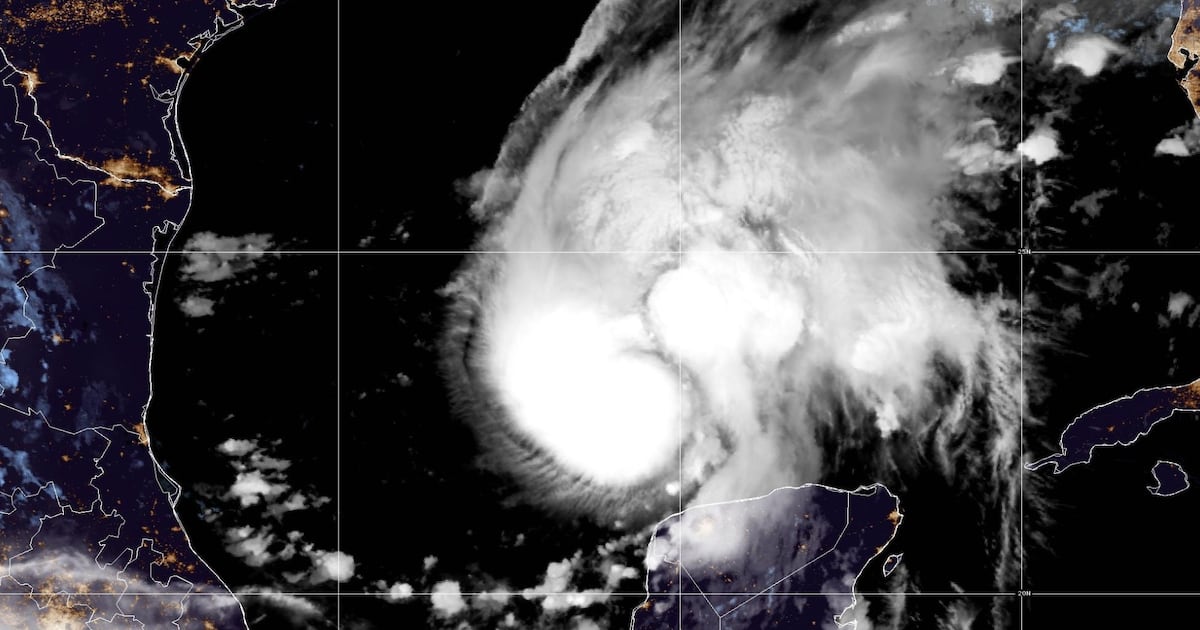 Hurricane Isaias is expected to get stronger on its way to Florida ...