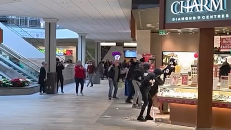 Jewelry store thief, 15, released after guilty plea in Christmas mall robbery