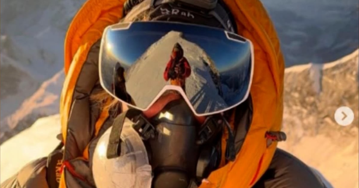 Pointe-Claire woman with Stage 4 cancer climbs Mount Everest