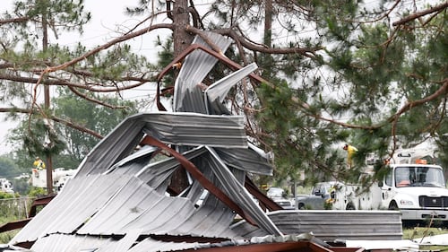 Tornado in northern Texas leaves at least 2 dead and destroys multiple homes